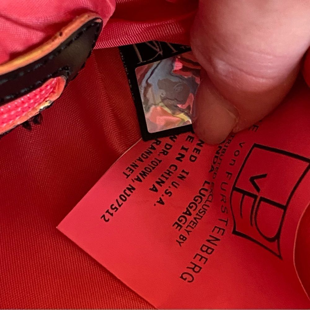 Diane Von Furstenberg DVF Large Logo Laptop Pocket Randa Travel Tote Bag NWOT - Picture 13 of 15